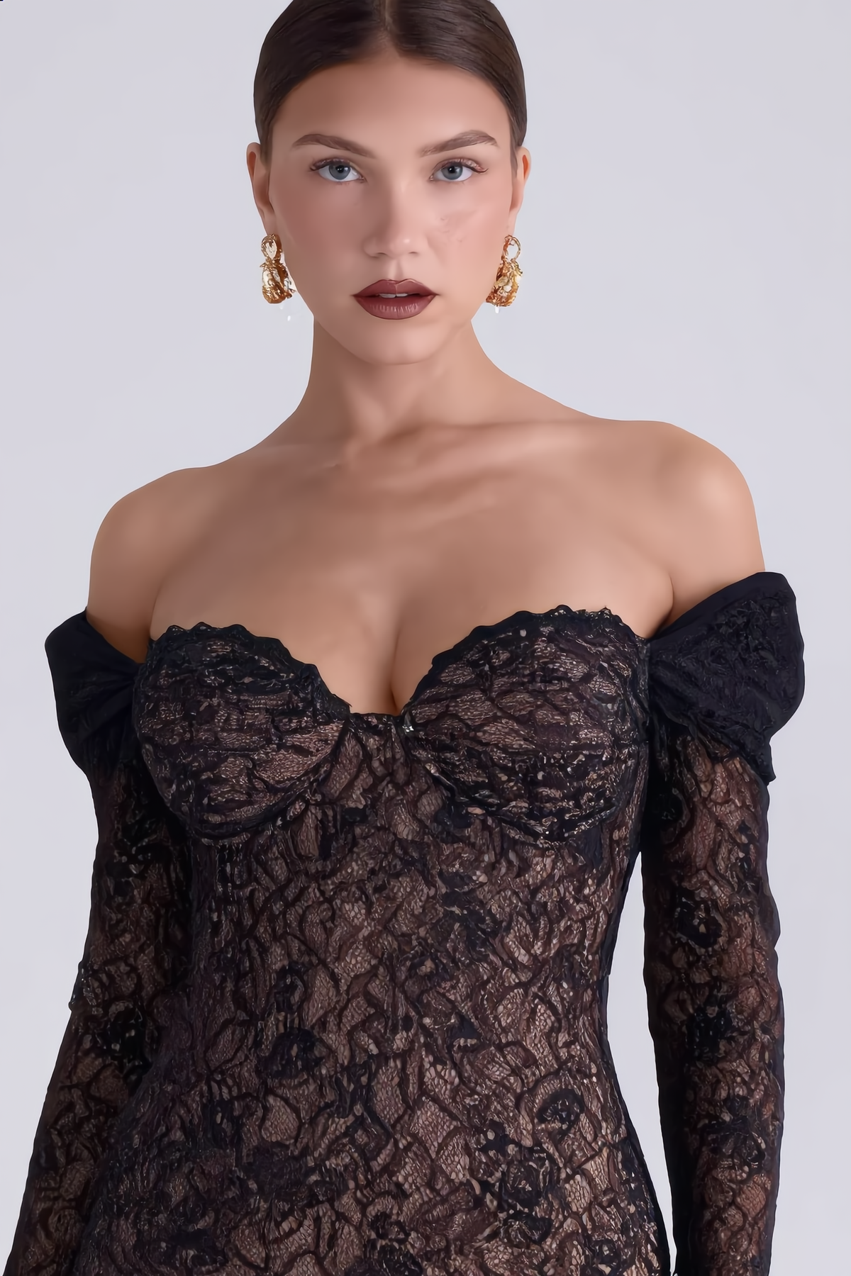 VICTORIA – gros plan buste