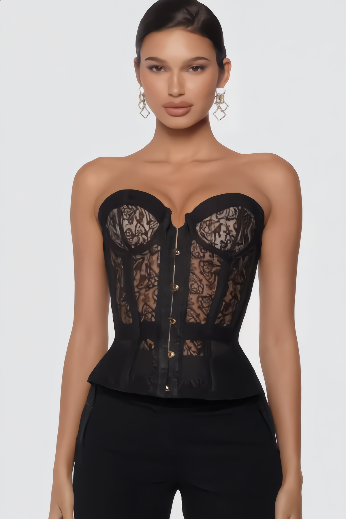 LIVIA – gros plan buste